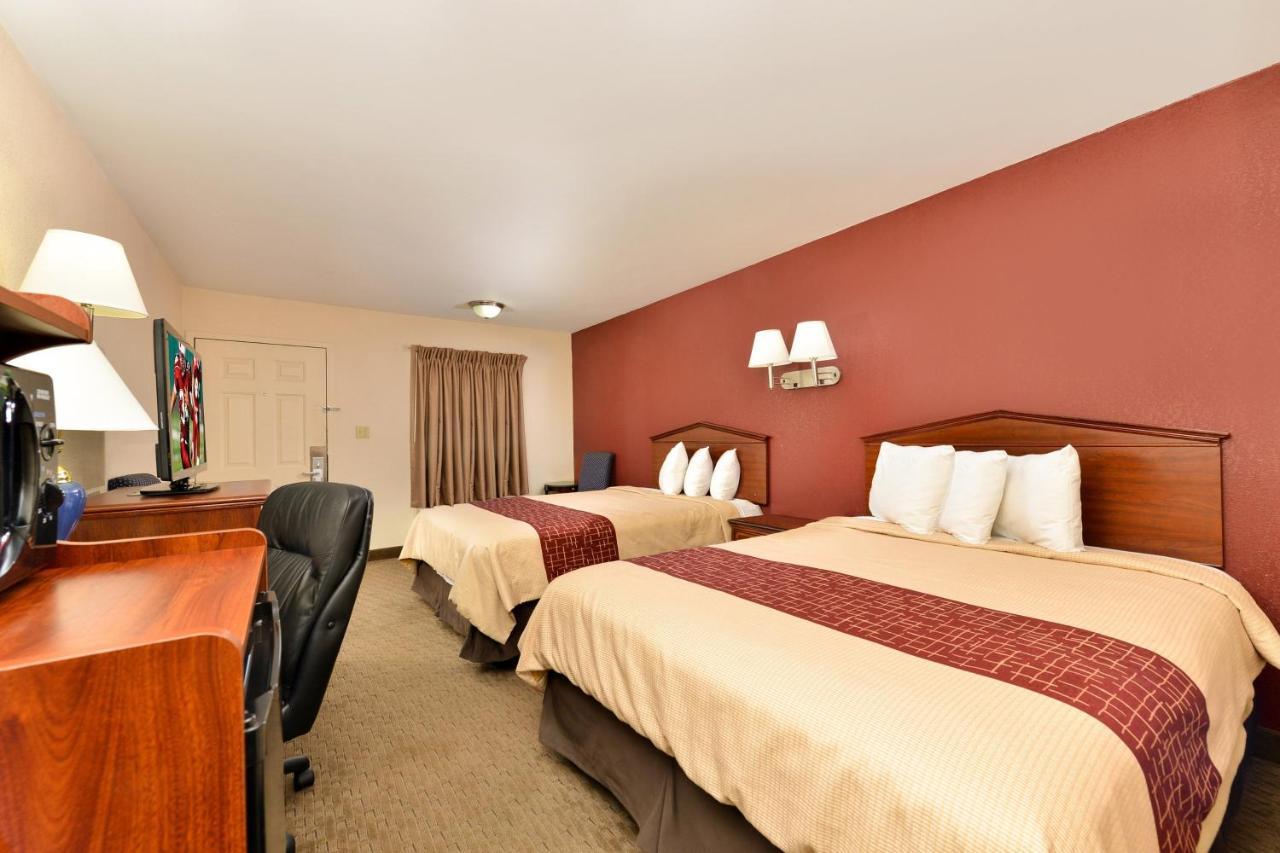 Red Roof Inn Dalton Exterior foto