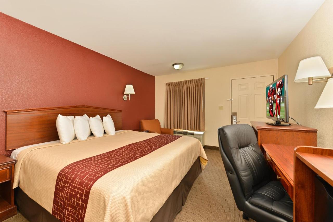 Red Roof Inn Dalton Exterior foto